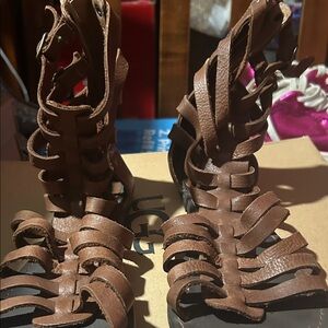 ZIGI Girl Brown Strappy Sandals